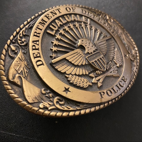 Vintage Police Belt Buckle USA New oval gold black - Picture 2 of 7